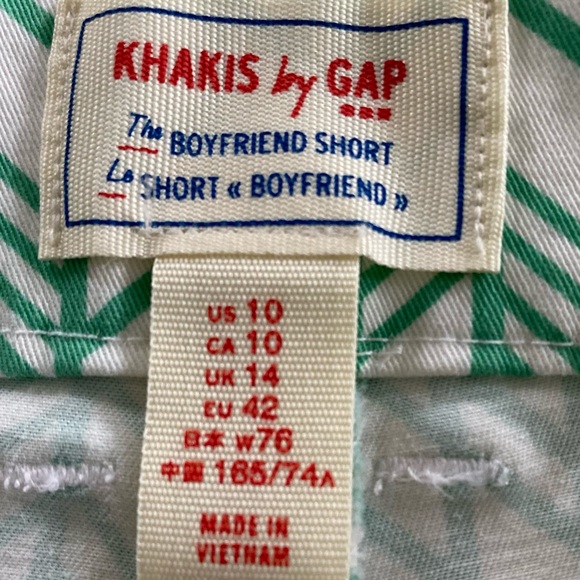 Khakis by Gap The Boyfriend Short Green & White Chevron Print Size 10 - Picture 3 of 8